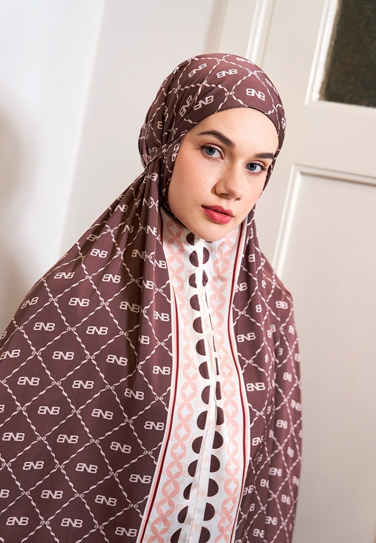 BNB CALVERTON PRAYER WOMAN SET - TAUPE - Image 5