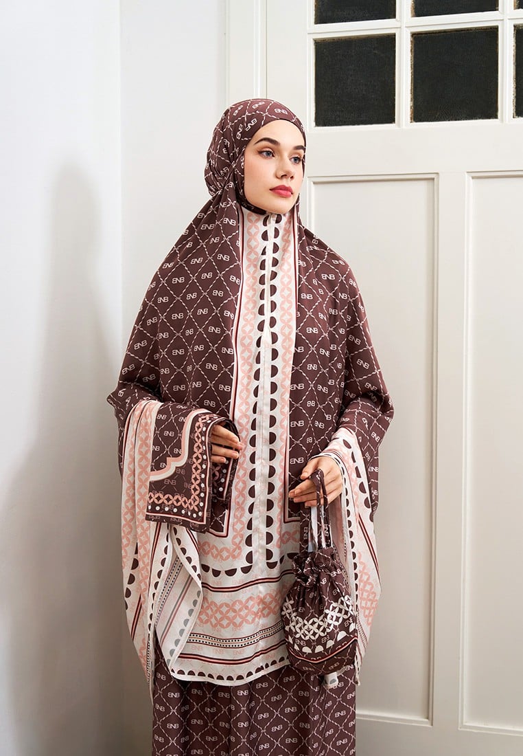 BNB CALVERTON PRAYER WOMAN SET - TAUPE