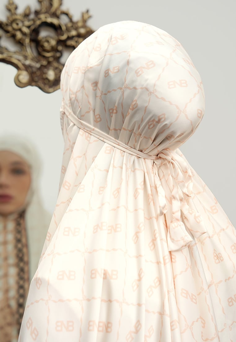 BNB CALVERTON PRAYER WOMAN SET - IVORY - Image 7