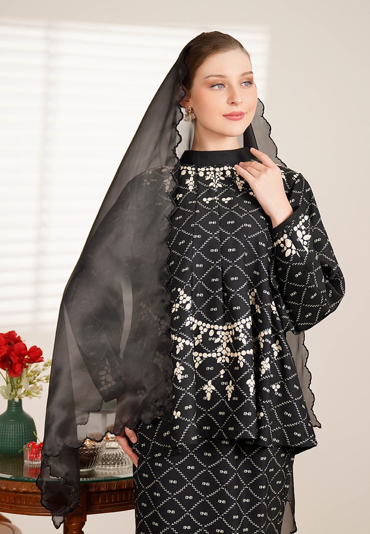 BNB MIDDLETON SET - BLACK - Image 4